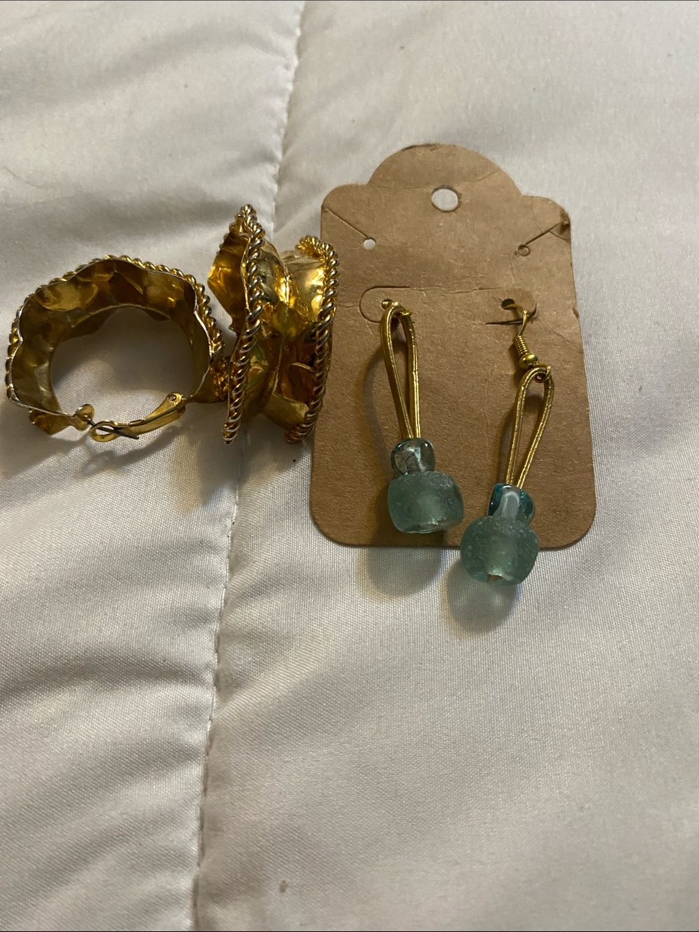 Two pairs of earrings Women Jewelry